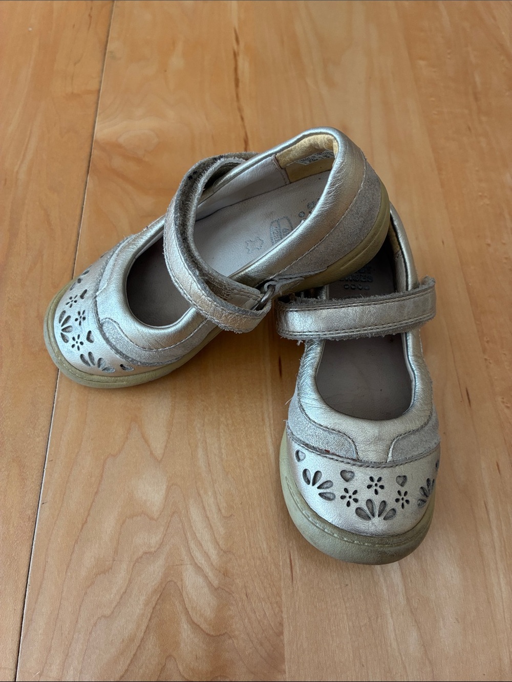 Clark’s first shoes size 6.5